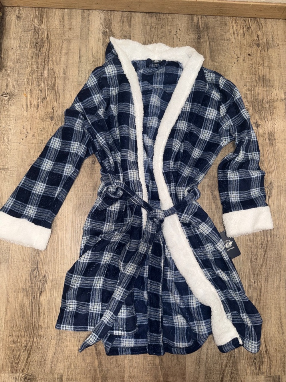 Dockers Men's Navy and White Plaid Sherpa-Lined Robe